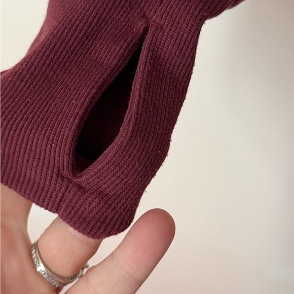 Old Navy Maroon Quarter-Zip Sweatshirt - Picture 4 of 4